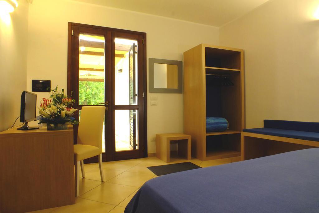 Agriturismo L'Angela Villa Боргане Стая снимка